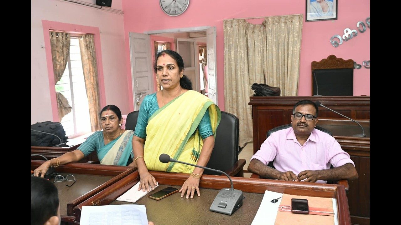കൊടുങ്ങല്ലൂർ നഗരസഭയിലെ അതിദരിദ്ര കുടുംബങ്ങളിലെ വിദ്യാർത്ഥികൾക്ക് സ്കോളർഷിപ്പ് വിതരണം ചെയ്തു.