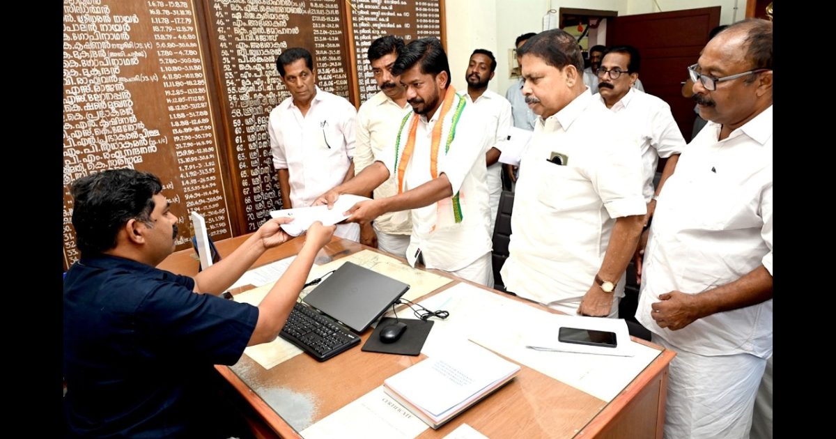 കൊടുങ്ങല്ലൂർ മണ്‌ഡലം ഐക്യ ജനാധിപത്യ മുന്നണി സ്ഥാനാർത്ഥി അഡ്വ. ഒ.ജെ. ജനീഷ് നാമനിർദ്ദേശപത്രിക സമർപ്പിച്ചു