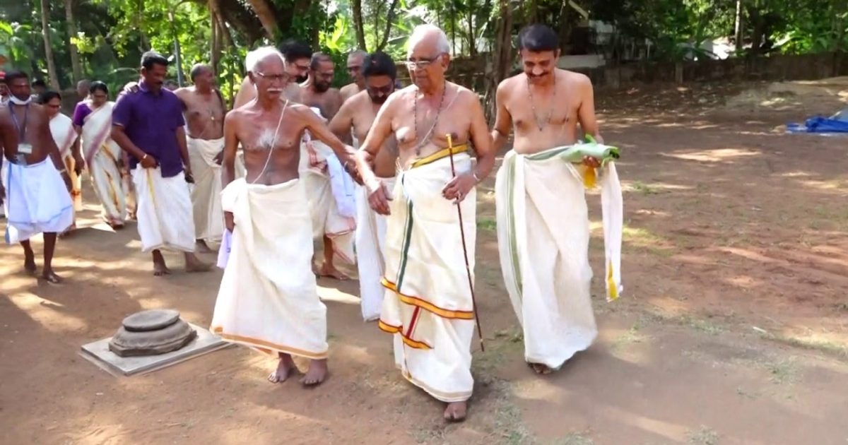 കൊടുങ്ങല്ലൂർ വലിയ തമ്പുരാനായി ചിറക്കൽ കോവിലകം ചന്ദ്രമോഹനൻ രാജ സ്ഥാനമേറ്റു.