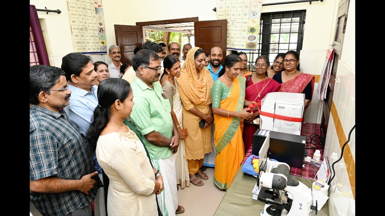 കൊടുങ്ങല്ലൂർ ശൃംഗപുരം വെറ്ററിനറി പോളി ക്ലിനിക്കിൽ വെറ്ററിനറി ഹേമറ്റോളജി അനലൈസറിന്റെ പ്രവർത്തനോദ്ഘാടനം നടന്നു