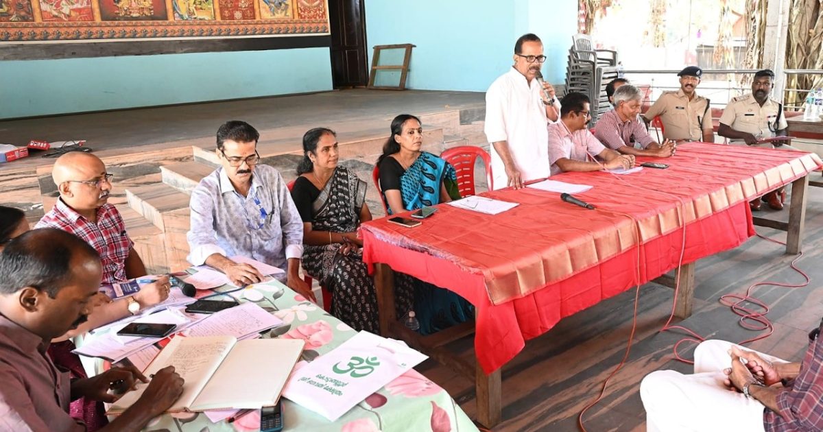 കൊടുങ്ങല്ലൂർ ശ്രീകുരുംബ ഭഗവതി ക്ഷേത്രത്തിലെ മീനഭരണി മഹോത്സവത്തിന് എത്തിച്ചേരുന്ന ഭക്തർക്ക് വിപുലമായ സൗകര്യങ്ങൾ ഒരുക്കും