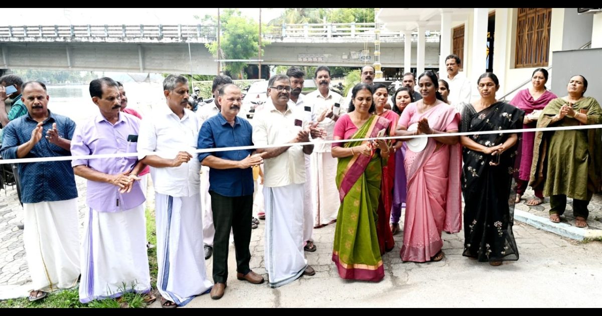 കോട്ടപ്പുറത്ത് 21 ലക്ഷം രൂപ ചിലവഴിച്ച് നിർമാണം പൂർത്തീകരിച്ച കോട്ട കപ്പേള റോഡ് ഉദ്ഘാടനം ചെയ്തു