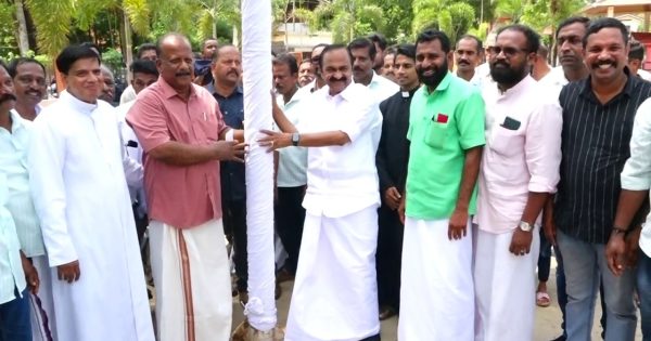 ചെട്ടിക്കാട് ഊട്ടു തിരുനാളിൻ്റെ പന്തൽ കാൽനാട്ടു കർമ്മം നിർവ്വഹിച്ച് വി.ഡി സതീശനും, ഇ.ടി ടൈസൺ മാസ്റ്ററും