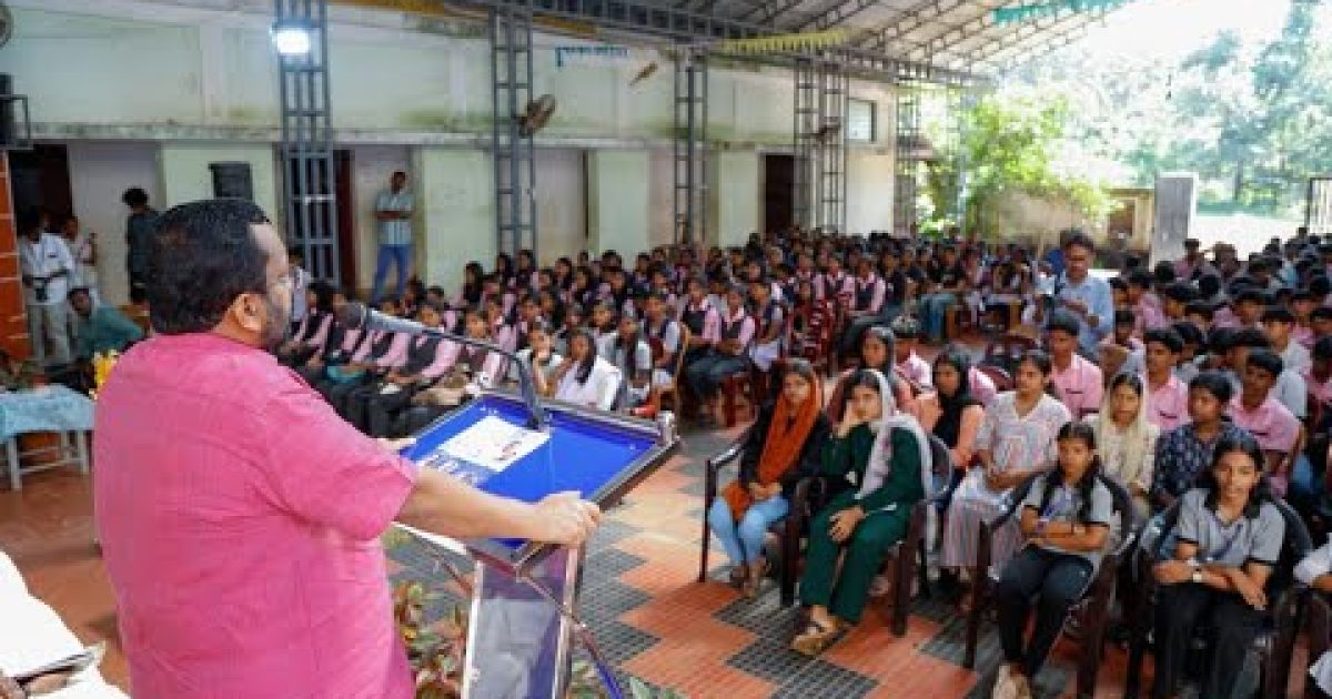 ജില്ലയിലെ ഓരോ പഞ്ചായത്തിലും ഒരു സിവിൽ സർവീസ് ജേതാവ് എന്ന ലക്ഷ്യം കൈവരിക്കാൻ സൗജന്യ സിവിൽ സർവീസ് പരിശീലനം നൽകുന്ന ഏക ജില്ലാ പഞ്ചായത്താക്കുകയാണ് തൃശൂരെന്ന് റവന്യൂ മന്ത്രി കെ രാജൻ