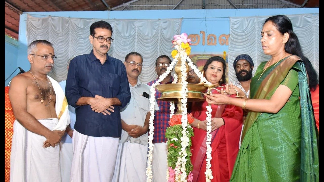 നവരാത്രി തുടങ്ങി; ഇനി ആഘോഷത്തിന്റെ നാളുകൾ,