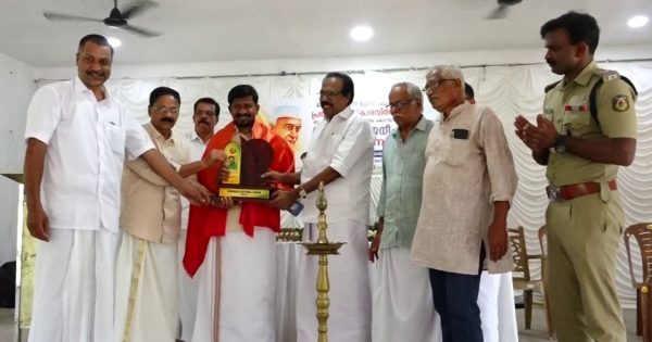 പുല്ലൂറ്റ് ജവഹർ കൾച്ചറൽ ഫോറം എസ്.എസ്.എൽ സി. പ്ലസ്ടു പരീക്ഷകളിൽ മികച്ച വിജയം നേടിയവരെ അനുമോദിക്കുന്ന പ്രതിഭ പുരസ്കാര ചടങ്ങ് മന്ത്രി ഒ.ജെ. ജനീഷ് ഉദ്‌ഘാടനം ചെയ്തു