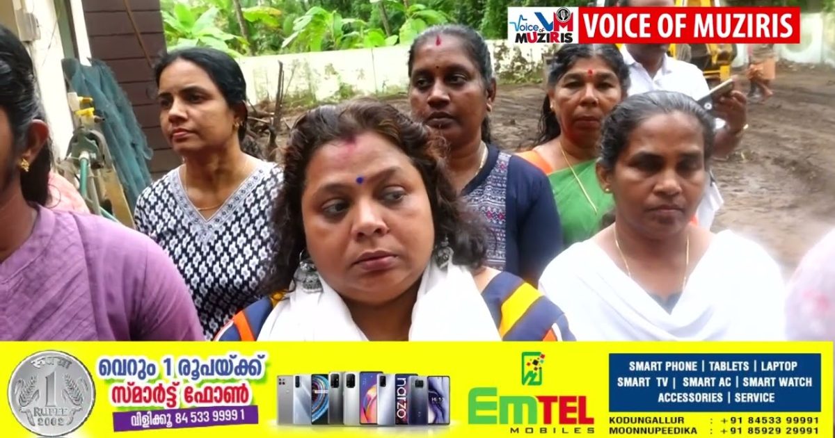 പോസ്റ്റോഫീസ് സേവനങ്ങൾ നിറുത്തലാക്കുന്നതിനെതിരെ എൽ ഡി എഫിന്റെ റീത്ത് വെച്ച് പ്രതിഷേധം.