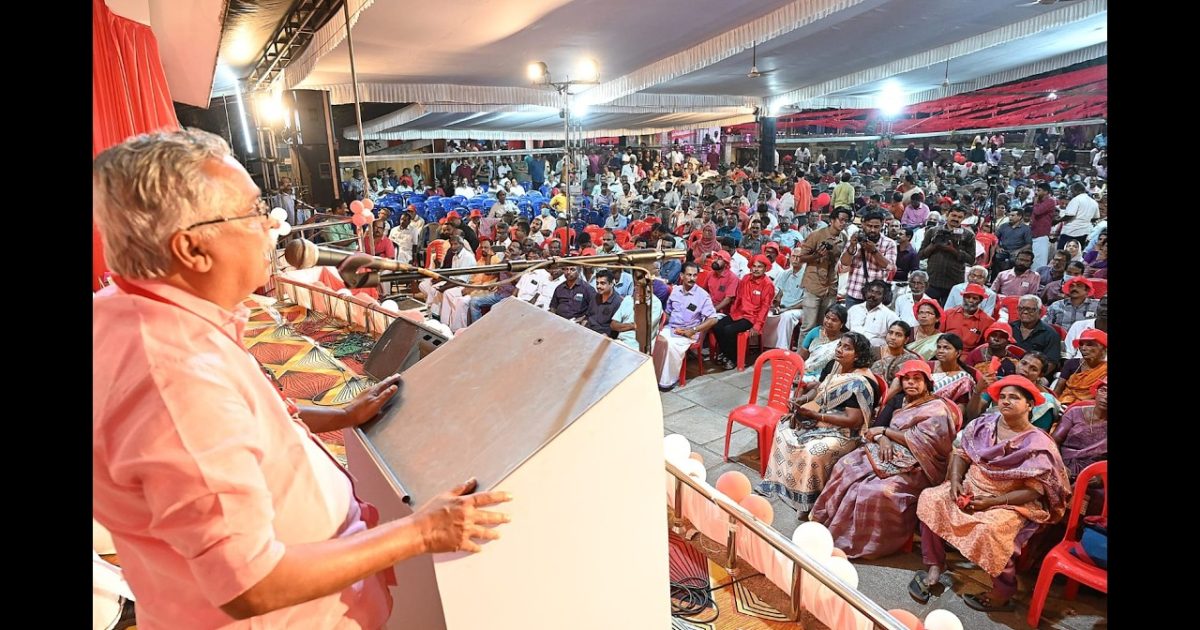 ബിനോയ് വിശ്വം നയിച്ച എൽ.എഫ് വികസന മുന്നേറ്റ ജാഥക്ക് കൊടുങ്ങല്ലൂരിൽ ഉജ്ജ്വല സ്വീകരണം