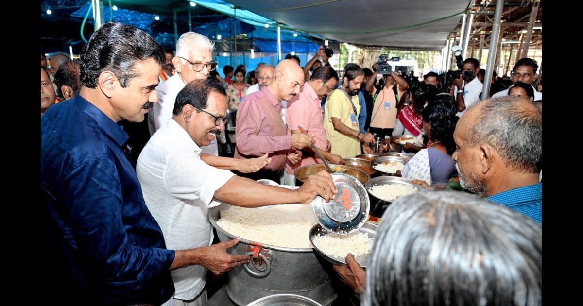 കൊടുങ്ങല്ലൂർ മീനഭരണി മഹോത്സത്തോടനുബന്ധിച്ച് അന്നദാനയജ്ഞമാരംഭിച്ചു
