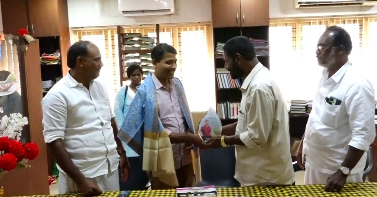 മേത്തല വില്ലേജ് ഓഫീസർക്ക് വിദ്യാർത്ഥദായിനി സഭയുടെ ആദരവ്