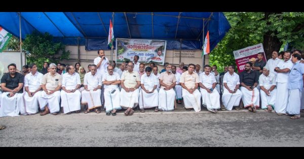 രാസമാലിന്യം നിക്ഷേപിച്ച് എറിയാട് പഞ്ചായത്തിനെ മറ്റൊരു എൻമകജെ ആക്കരുതെന്ന് എഐസിസി സെക്രട്ടറി ടി എൻ പ്രതാപൻ