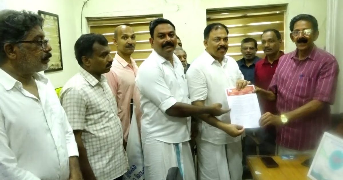 വ്യാപാരി വ്യവസായി സമിതി കൊടുങ്ങല്ലൂർ ഏരിയ കമ്മിറ്റി ദേശീയപാത 66 ൽ കൊടുങ്ങല്ലൂർ നഗരത്തിലേക്കുള്ള പ്രവേശനവുമായി ബന്ധപ്പെട്ട് കൊടുങ്ങല്ലൂർ നഗരസഭയ്ക്ക് നിവേദനം നൽകി .