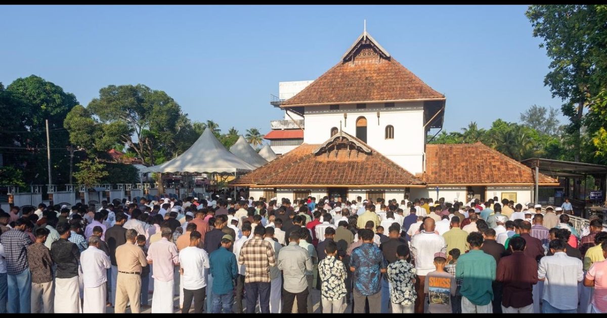 വ്രതശുദ്ധിയുടെ നിറവില്‍ ഇന്ന് ചെറിയപെരുന്നാള്‍; ആഘോഷത്തിമിർപ്പില്‍ വിശ്വാസികള്‍