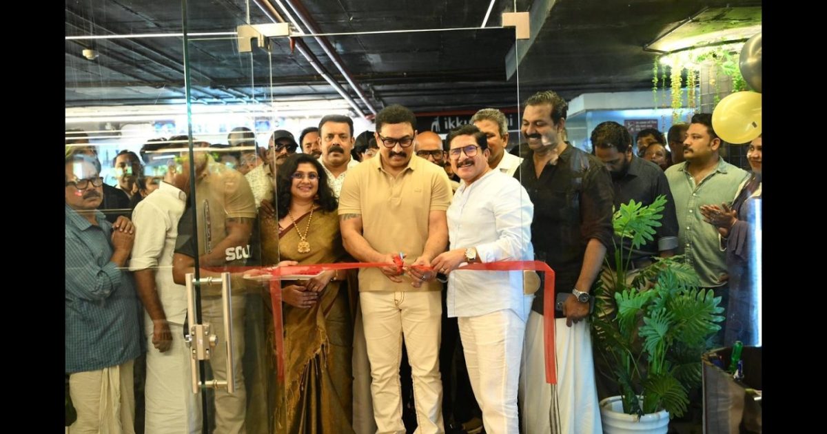 കൊടുങ്ങല്ലൂർ സെൻട്രോ മാളിൽ പ്രീമിയം നിലവാരത്തിൽ ആധുനിക മെഷീനുകളുടെ പുതിയ കളക്ഷനോടെ ,സ്‌കൾപ്റ്റ് ഫിറ്റ്നസ് സ്റ്റുഡിയോ ചലച്ചിത്ര താരവും സംവിധായകനുമായ ബാബുരാജ് ഉദ്ഘാടനം ചെയ്തു.